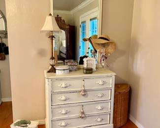 Dresser w/Mirror