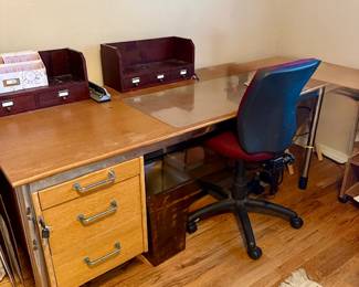 Large Desk /one side drawers Vintage 