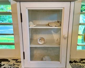 Small display cabinet