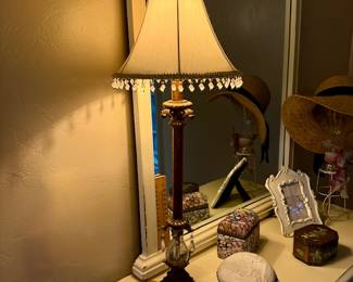 Several Buffett Lamps
