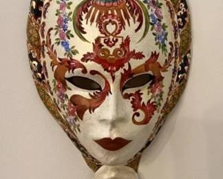Italian Venetian Carnivale Mask: Fabulous hand-painted lady with hand in paper mâché