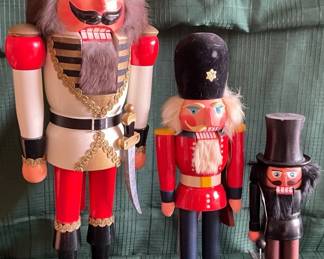 3 Nutcrackers