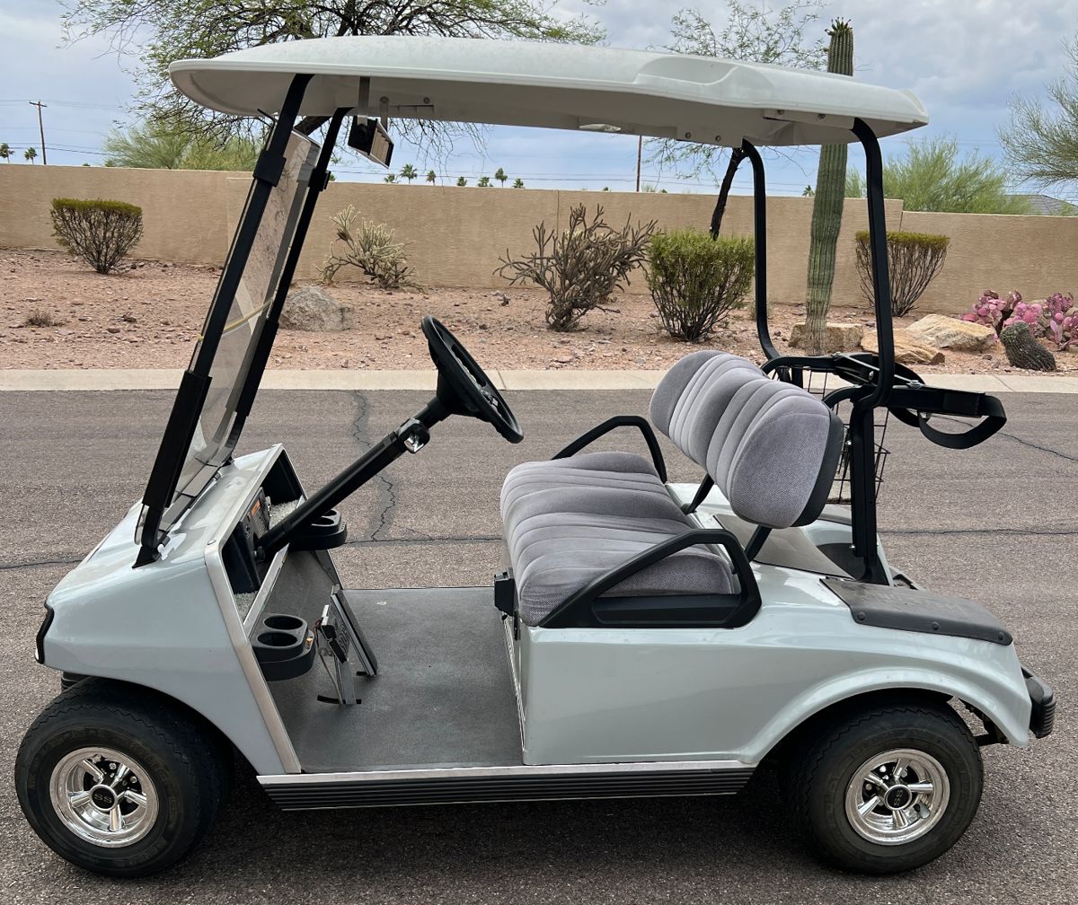 2007 E260 Golf Cart