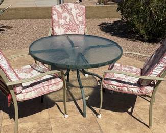 Patio Table w 3 Chairs