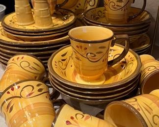 Home Trends Dinnerware