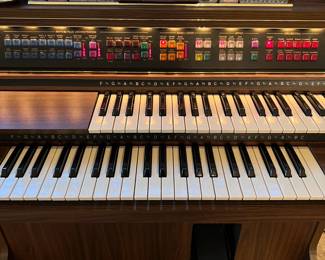 Lowrey Debut Deluxe Model NL/10XL