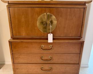 Matching / Companion piece to Dresser
AMERASIAN by Kent Coffey / Chest
Beautiful Set / Sold together
