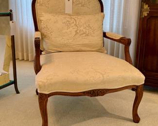 Large / Excellent Chair