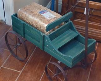 Amish wagon (decor)