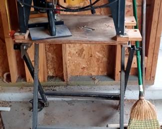 Dewalt router with table