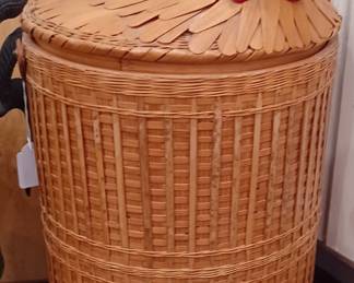 Rooster basket