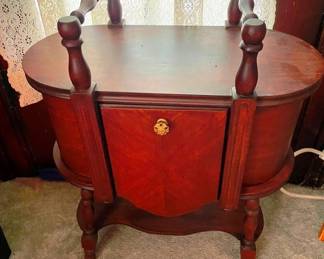 Copper lined smokers stand