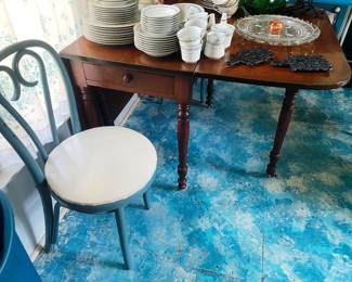 antique drop leaf gate leg table