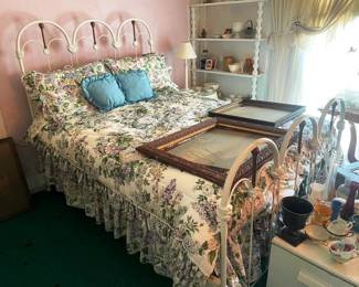 This is a BEAUTIFUL IRON AND BRASS BED!