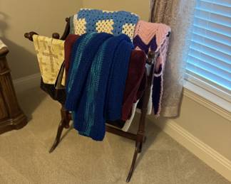 Quilt Holder with Various Blankets/Throws
