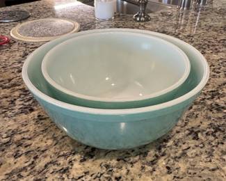 Blue Set of 2 Pyrex Mixing Bowl Set