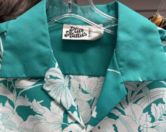 Hilo Hatties Size Large Shirt