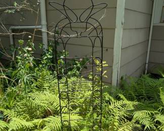 Dragonfly garden trellis