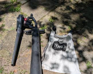 Toro rake & vac