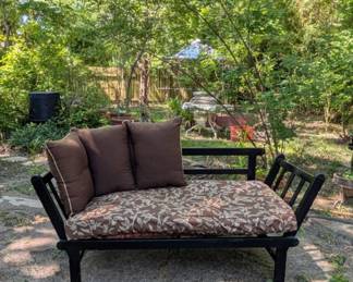 Metal futon/daybed