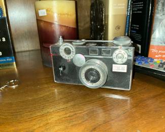 VINTAGE CAMERA