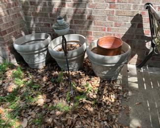 LARGE POTS