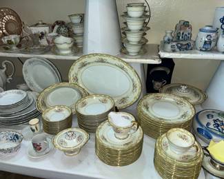WONDERFUL 86 pc set of NORITAKE CHINA