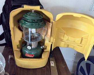 GREAT COLEMAN LANTERN w/ CASE