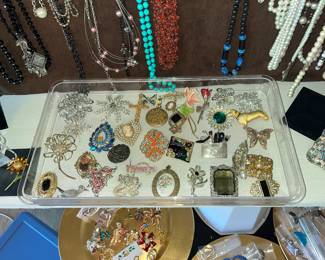 PINS & BROOCHES