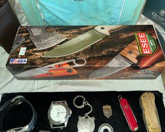 ESEE KNIFE IN BOX!