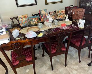 Long mahogany Chippendale dining set - table, leaves & 8 chairs!
