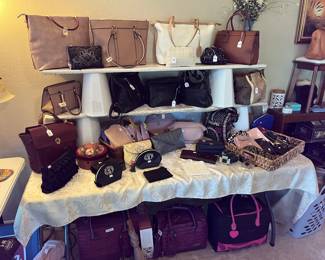 FINE PURSES & BAGS