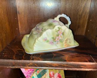 COVERED CHEESE DISH