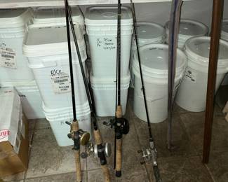 LARGE CONTAINERS OF FOOD