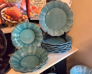 PIONEER WOMAN DINNERWARE!