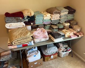 TOWELS & BLANKETS