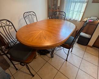 Kitchen Table with 4 chairs 