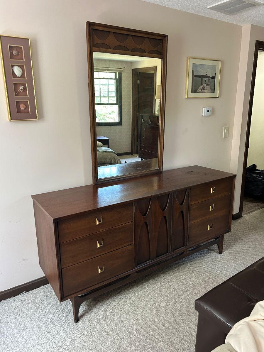 Broyhill Brasilia Dresser with mirror