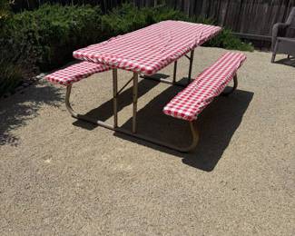 picnic table