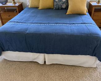 Sleep number bed king. super comfortable!