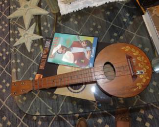 Ukulele, book CD and DVd.
