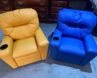CHILDREN’S CHAIRS