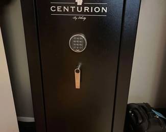 Must unbolt and bring help!