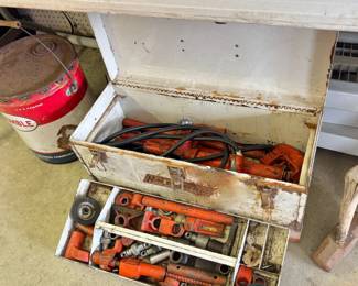 Porta Power, Humble Oil Can