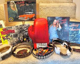 Autographed Boxing Glove (JoeFrazier, ErnieShavers) +Hat Headbands