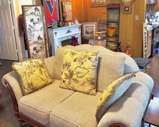 Like-New Comfy Sofa