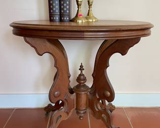 Antique Victorian Oval Table