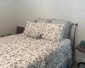 Sleigh Bed