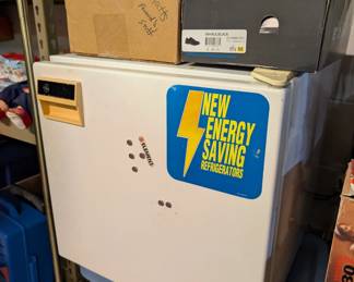 GE Mini Refrigerator