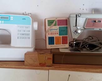 Vintage Sewing Machine. Singer Touch and Sew